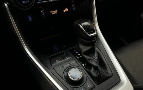 Toyota RAV4, 2020 год, 3 670 000 рублей, 8 фотография