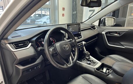 Toyota RAV4, 2020 год, 3 670 000 рублей, 13 фотография