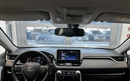 Toyota RAV4, 2020 год, 3 670 000 рублей, 9 фотография