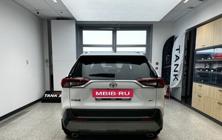 Toyota RAV4, 2020 год, 3 670 000 рублей, 6 фотография