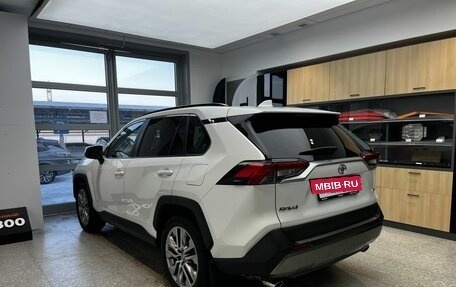 Toyota RAV4, 2020 год, 3 670 000 рублей, 7 фотография