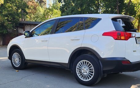 Toyota RAV4, 2014 год, 2 200 000 рублей, 3 фотография