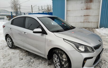 KIA Rio IV, 2017 год, 999 000 рублей, 2 фотография