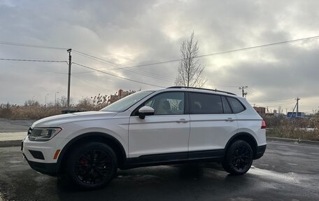 Volkswagen Tiguan II, 2020 год, 2 590 000 рублей, 2 фотография