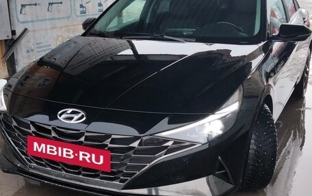 Hyundai Elantra, 2021 год, 1 680 000 рублей, 2 фотография