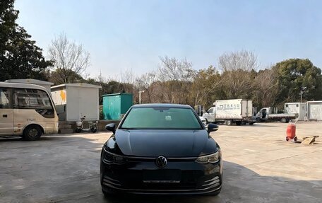Volkswagen Golf VIII, 2021 год, 1 610 000 рублей, 2 фотография