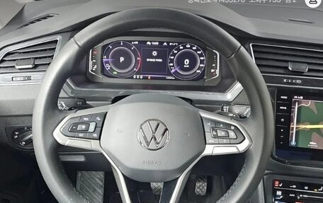 Volkswagen Tiguan II, 2022 год, 4 200 000 рублей, 13 фотография