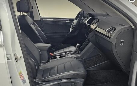 Volkswagen Tiguan II, 2022 год, 4 200 000 рублей, 11 фотография