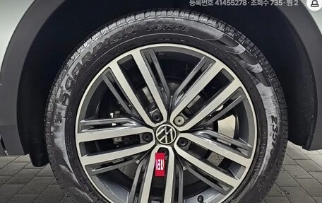 Volkswagen Tiguan II, 2022 год, 4 200 000 рублей, 5 фотография