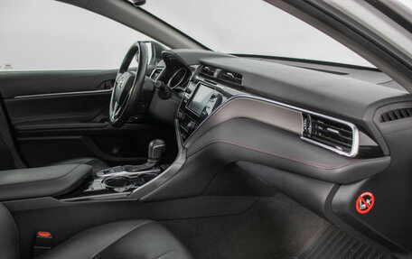 Toyota Camry, 2020 год, 2 830 000 рублей, 9 фотография