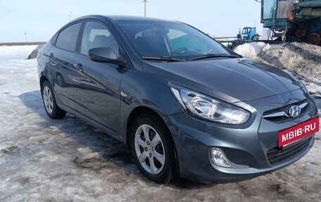 Hyundai Solaris II рестайлинг, 2014 год, 650 000 рублей, 3 фотография