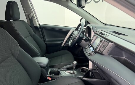 Toyota RAV4, 2018 год, 3 100 000 рублей, 14 фотография