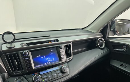 Toyota RAV4, 2018 год, 3 100 000 рублей, 18 фотография