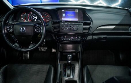 Honda Accord IX рестайлинг, 2016 год, 1 890 000 рублей, 11 фотография