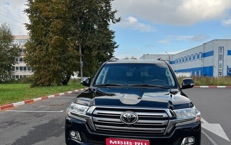 Toyota Land Cruiser 200, 2018 год, 10 500 000 рублей, 1 фотография