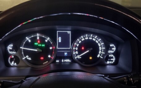 Toyota Land Cruiser 200, 2018 год, 10 500 000 рублей, 6 фотография