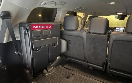 Toyota Land Cruiser 200, 2018 год, 10 500 000 рублей, 10 фотография