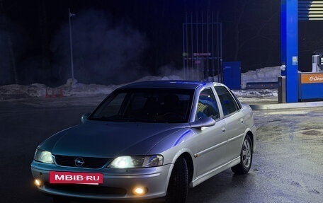 Opel Vectra B рестайлинг, 2001 год, 300 000 рублей, 4 фотография