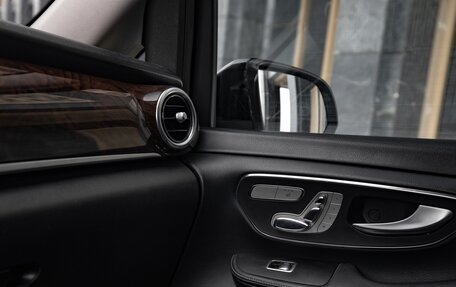 Mercedes-Benz V-Класс, 2016 год, 3 420 000 рублей, 20 фотография