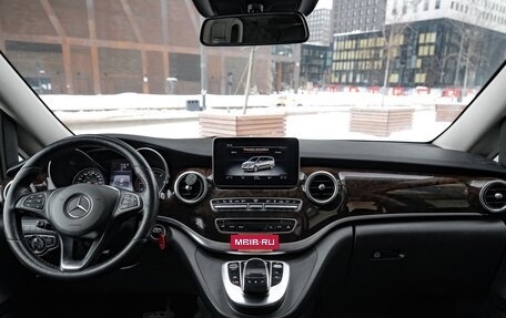 Mercedes-Benz V-Класс, 2016 год, 3 420 000 рублей, 25 фотография