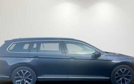 Volkswagen Passat B8 рестайлинг, 2023 год, 3 250 000 рублей, 15 фотография