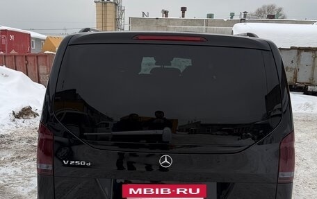 Mercedes-Benz V-Класс, 2016 год, 4 600 000 рублей, 4 фотография