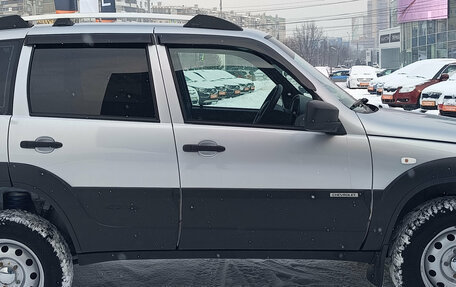 Chevrolet Niva I рестайлинг, 2018 год, 630 000 рублей, 3 фотография