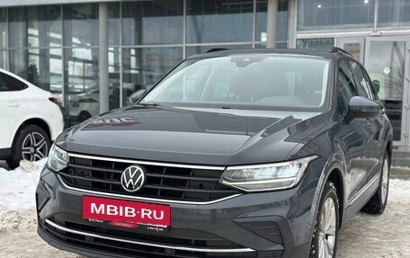 Volkswagen Tiguan II, 2020 год, 3 300 000 рублей, 2 фотография