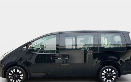 Hyundai Staria, 2025 год, 6 500 000 рублей, 2 фотография