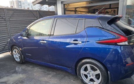 Nissan Leaf II, 2018 год, 1 290 000 рублей, 2 фотография