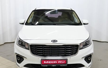 KIA Carnival III, 2018 год, 2 390 000 рублей, 2 фотография