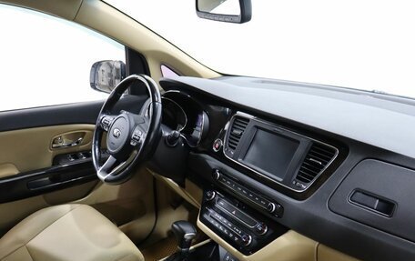 KIA Carnival III, 2018 год, 2 390 000 рублей, 10 фотография