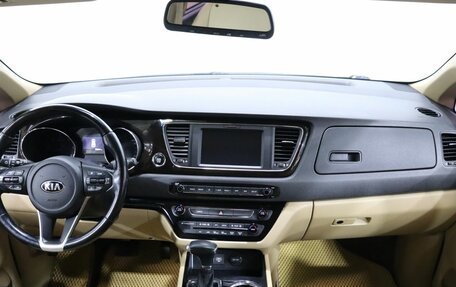 KIA Carnival III, 2018 год, 2 390 000 рублей, 13 фотография