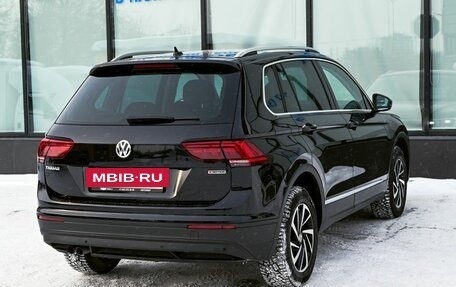 Volkswagen Tiguan II, 2018 год, 2 915 000 рублей, 5 фотография