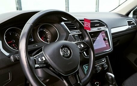 Volkswagen Tiguan II, 2018 год, 2 915 000 рублей, 10 фотография