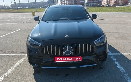 Mercedes-Benz E-Класс, 2022 год, 5 700 000 рублей, 2 фотография