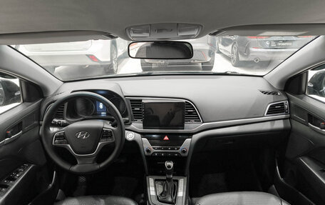 Hyundai Elantra VI рестайлинг, 2016 год, 1 650 000 рублей, 17 фотография