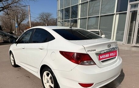 Hyundai Solaris II рестайлинг, 2011 год, 569 000 рублей, 4 фотография