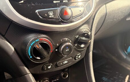 Hyundai Solaris II рестайлинг, 2011 год, 569 000 рублей, 12 фотография