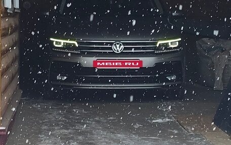 Volkswagen Tiguan II, 2018 год, 2 670 000 рублей, 6 фотография