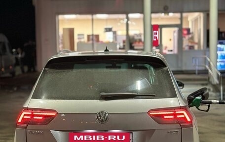 Volkswagen Tiguan II, 2018 год, 2 670 000 рублей, 4 фотография