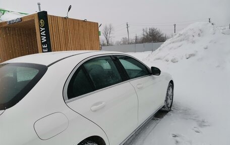 Mercedes-Benz E-Класс, 2017 год, 3 100 000 рублей, 7 фотография