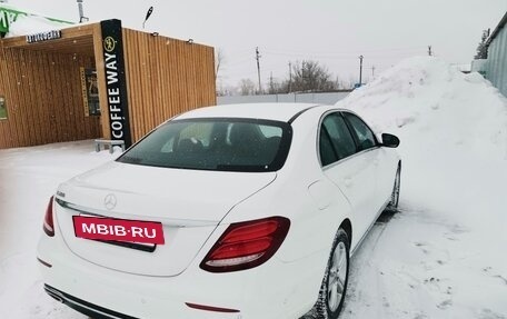 Mercedes-Benz E-Класс, 2017 год, 3 100 000 рублей, 5 фотография