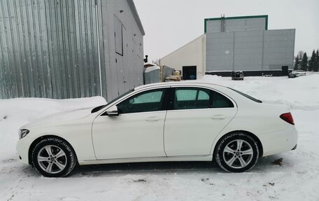 Mercedes-Benz E-Класс, 2017 год, 3 100 000 рублей, 13 фотография