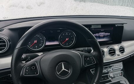 Mercedes-Benz E-Класс, 2017 год, 3 100 000 рублей, 20 фотография