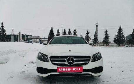 Mercedes-Benz E-Класс, 2017 год, 3 100 000 рублей, 19 фотография