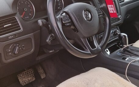 Volkswagen Touareg III, 2011 год, 1 800 000 рублей, 7 фотография