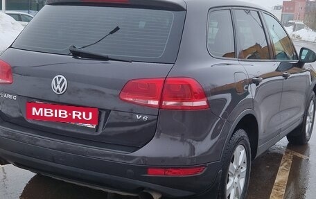 Volkswagen Touareg III, 2011 год, 1 800 000 рублей, 3 фотография