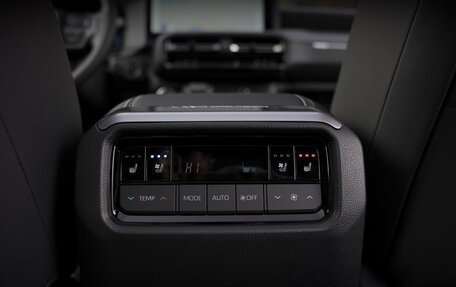 Toyota Land Cruiser Prado, 2025 год, 10 990 000 рублей, 20 фотография