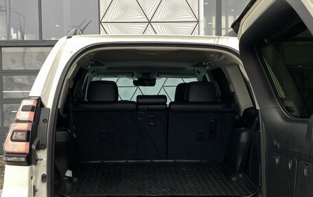 Toyota Land Cruiser Prado 150 рестайлинг 2, 2021 год, 6 499 000 рублей, 10 фотография